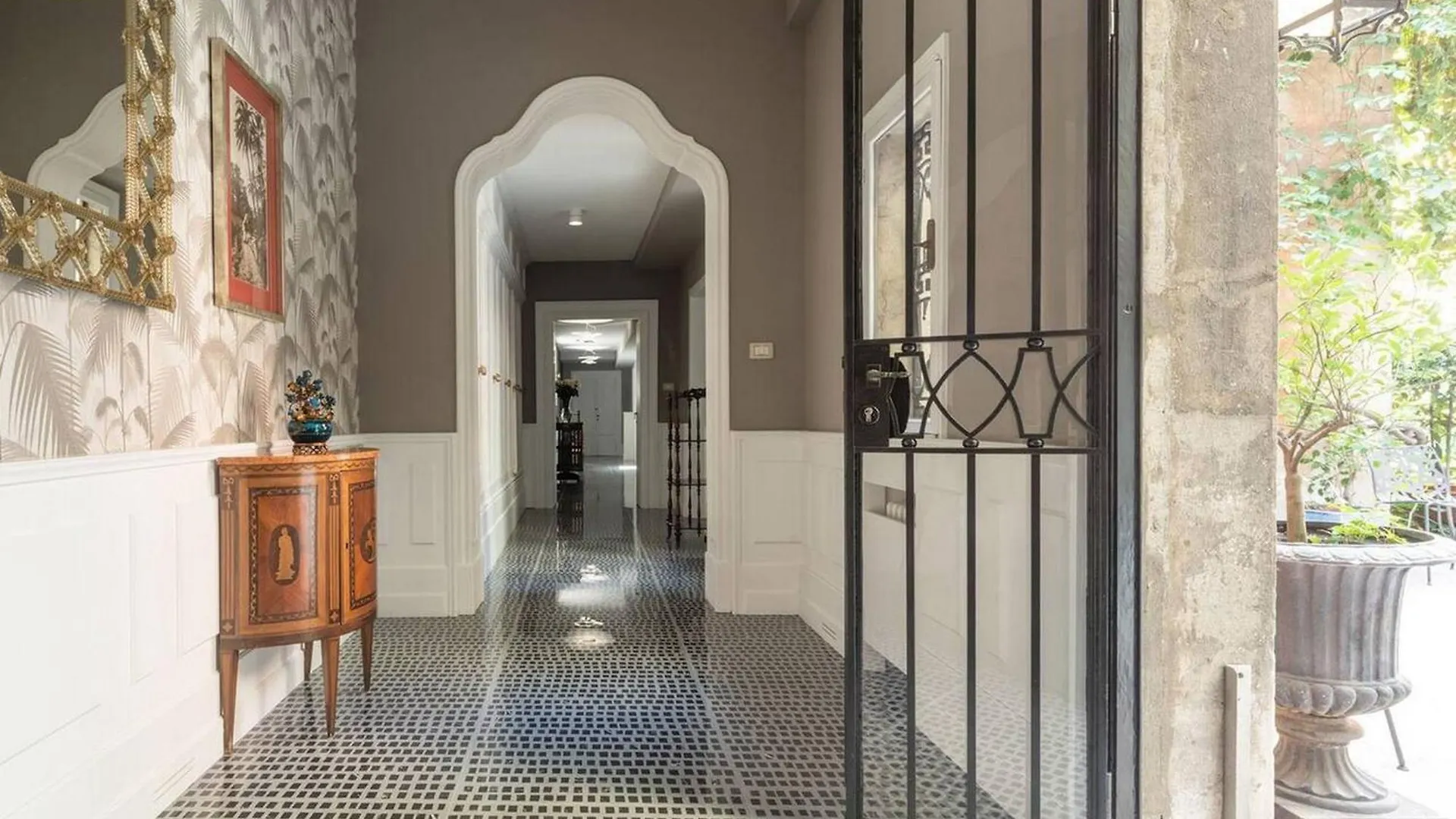 4Br Large Apartment With A View - What'App - 0039-3512-039-610 - For Reservations! Venice