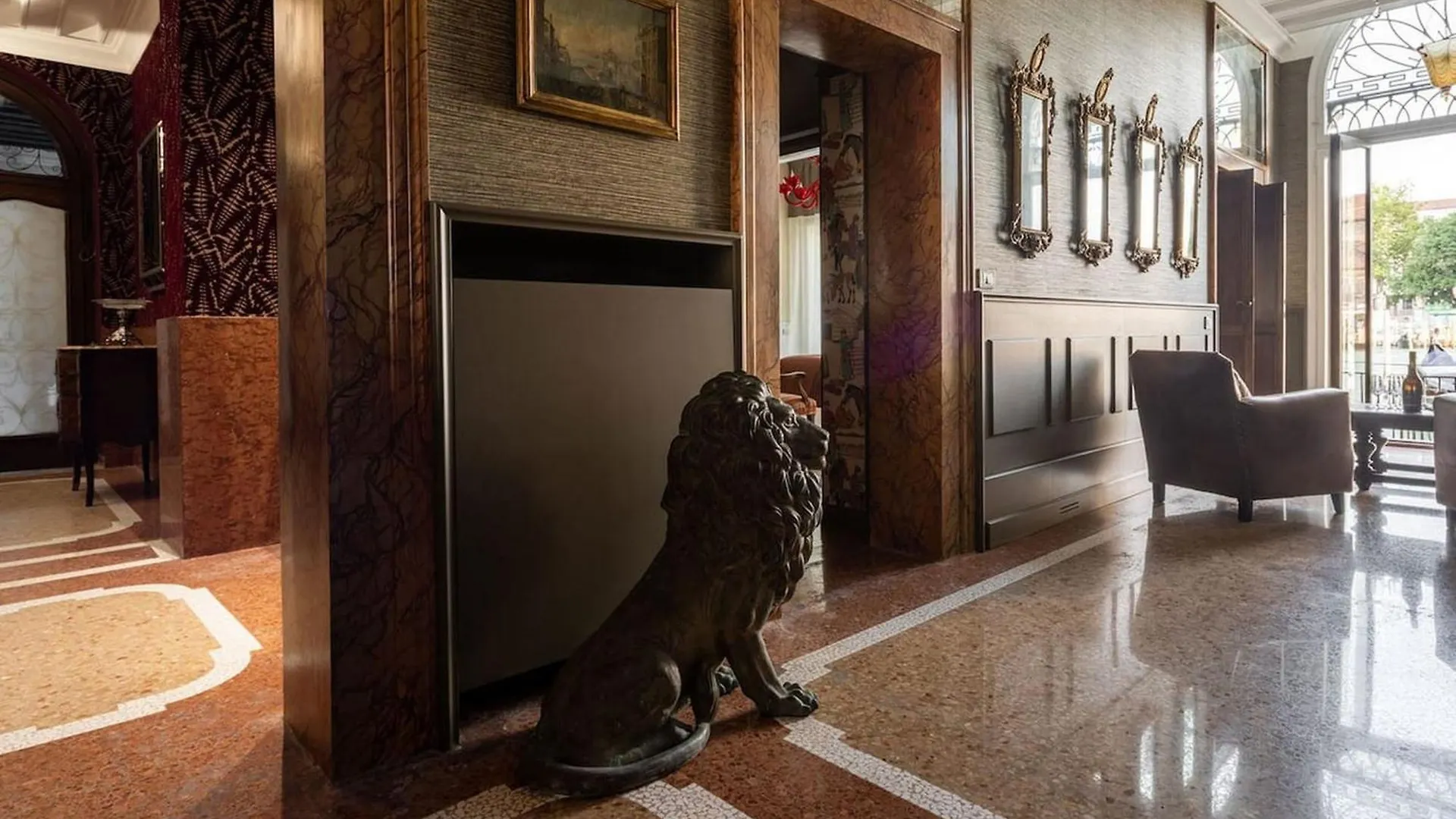 4Br Large Apartment With A View - What'App - 0039-3512-039-610 - For Reservations! Venice